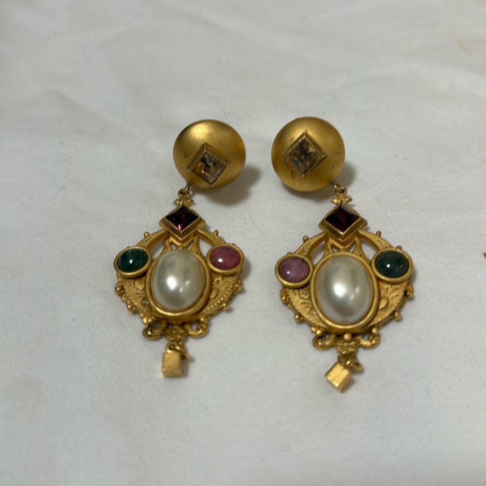 Vintage Natasha Stambouli Gemstone Matte Gold Plated Dangle Clip On Earrings